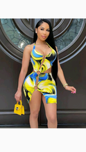 Load image into Gallery viewer, GRAPHIC PRINT HOLLOWED OUT BODYCON DRESS
