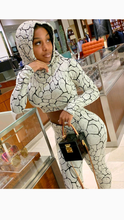 Load image into Gallery viewer, SNAKE PRINTED HOODIE CROP TOP AND PANTS SET

