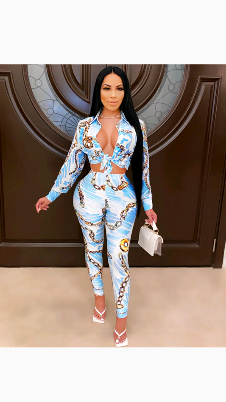 GRAPHIC PRINTING KNOTTED HEMLINE TOP AND PANTS SET