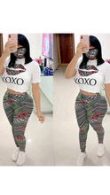 Load image into Gallery viewer, ROUND NECK COLLAR LIPS PRINTED TEE AND FLORAL PANTS 2-PIECE SET WITH MASK
