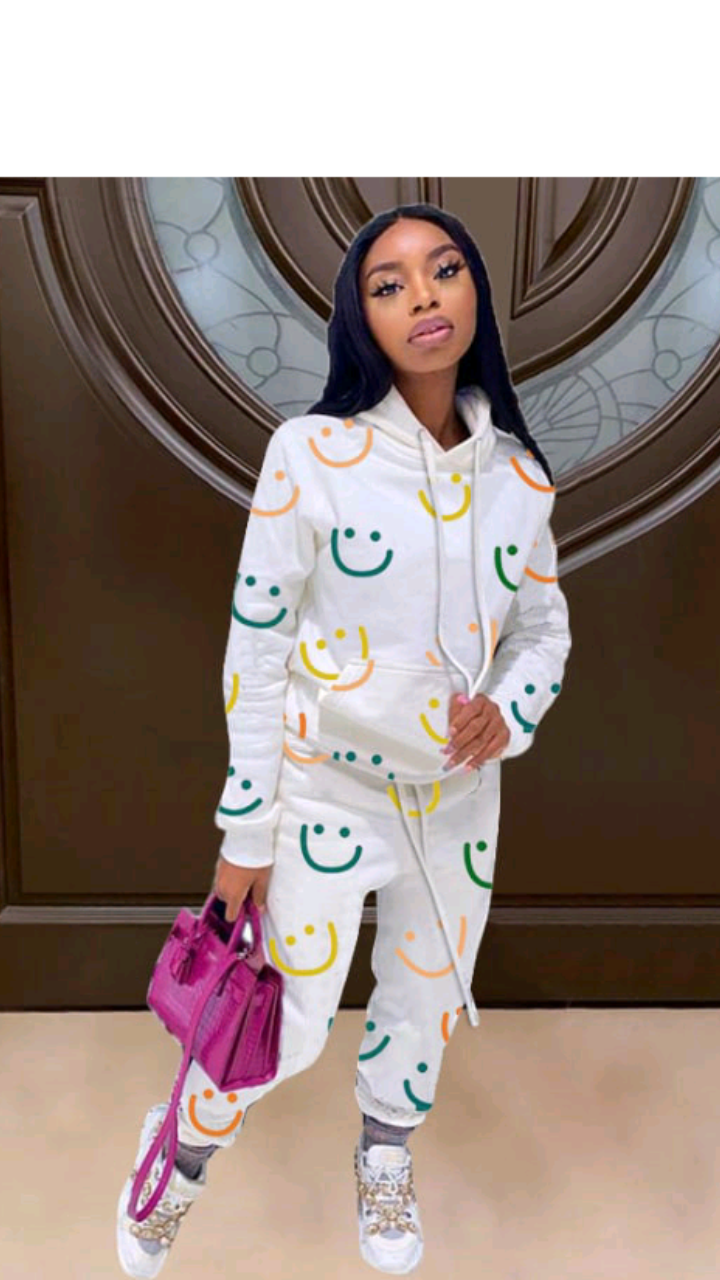CASUAL SMILEY FACE PRINT HOODIE AND SWEATPANTS 2-PIECE SET