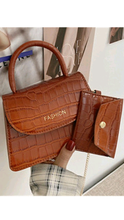 Load image into Gallery viewer, GRADIENT COLOR METAL CHAIN CROCODILE PATTERN CROSSBODY BAG
