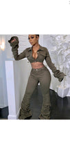 Load image into Gallery viewer, WOMEN'S FASHION SOLID COLOR FLARE SLEEVE CROP TOP AND PANTS 2-PIECE SET
