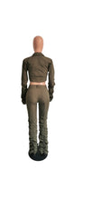 Load image into Gallery viewer, WOMEN'S FASHION SOLID COLOR FLARE SLEEVE CROP TOP AND PANTS 2-PIECE SET
